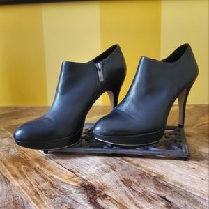 Vince Camuto Elvin Black Leather Bootie, Sz 8.5